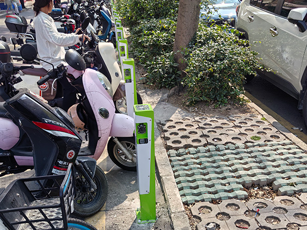路邊公園景觀充電樁