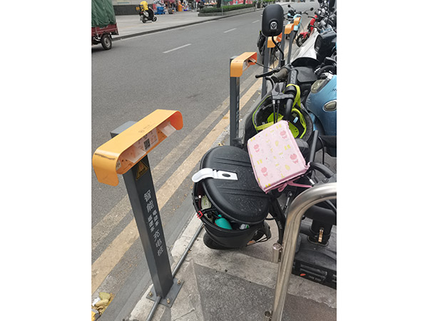 電動車立柱充電樁安裝案例